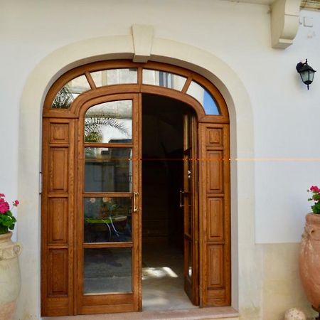 Suites Piazza Umberto فيغناكاستريسي المظهر الخارجي الصورة