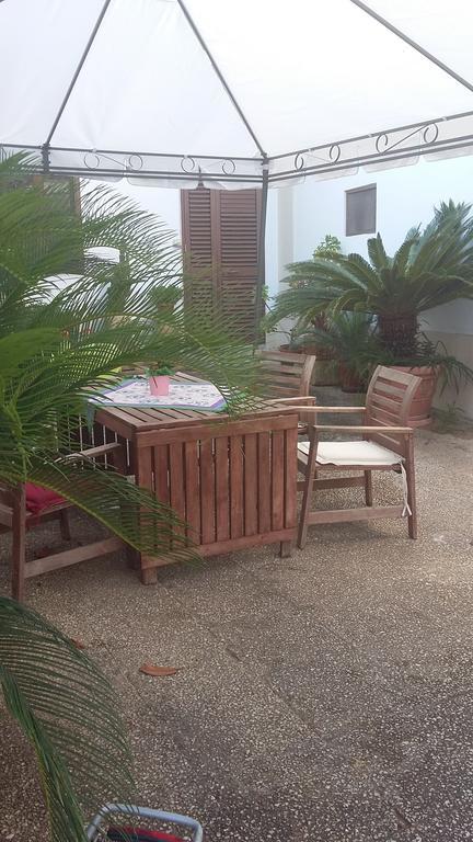 Suites Piazza Umberto فيغناكاستريسي المظهر الخارجي الصورة