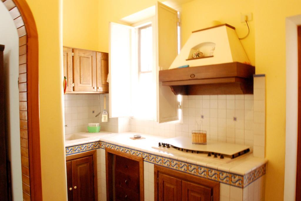 Suites Piazza Umberto فيغناكاستريسي المظهر الخارجي الصورة