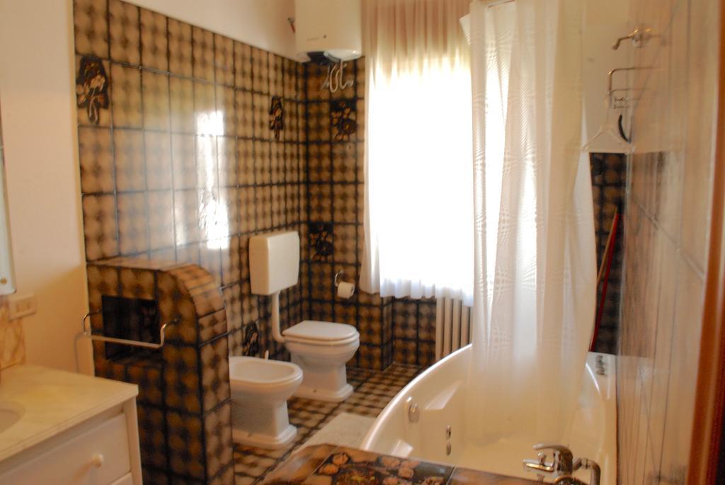 Suites Piazza Umberto فيغناكاستريسي المظهر الخارجي الصورة