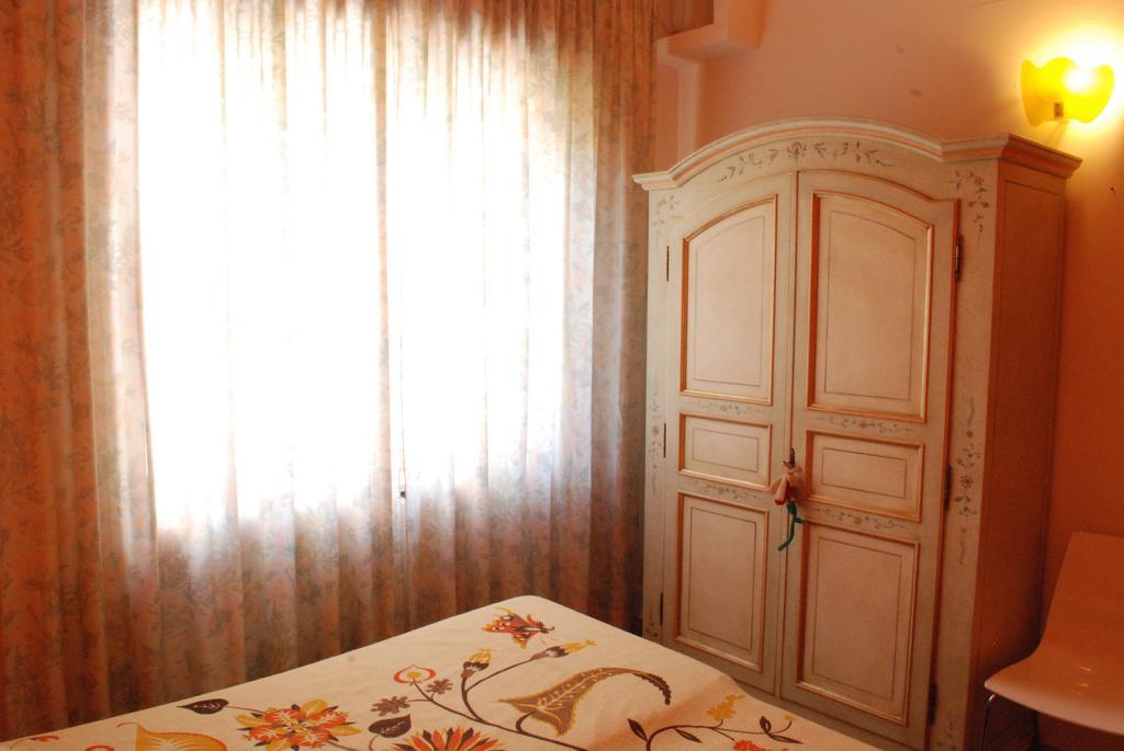 Suites Piazza Umberto فيغناكاستريسي المظهر الخارجي الصورة