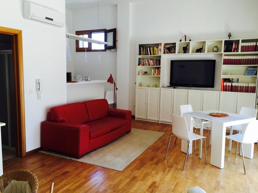 Suites Piazza Umberto فيغناكاستريسي المظهر الخارجي الصورة