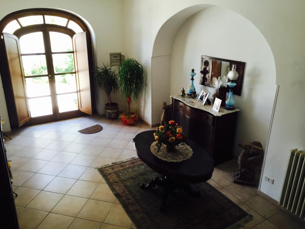 Suites Piazza Umberto فيغناكاستريسي المظهر الخارجي الصورة