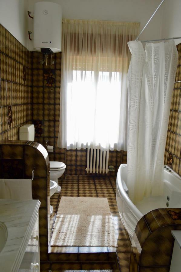 Suites Piazza Umberto فيغناكاستريسي المظهر الخارجي الصورة