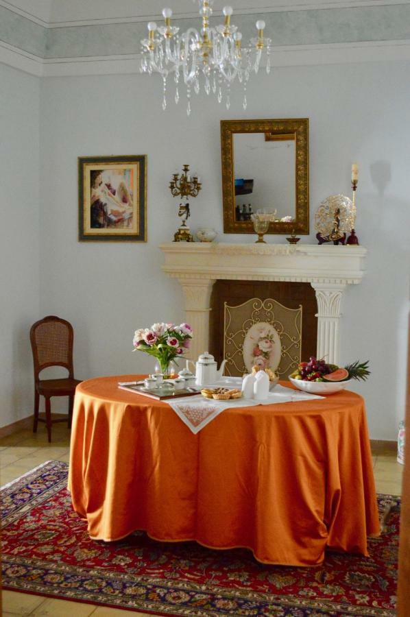 Suites Piazza Umberto فيغناكاستريسي المظهر الخارجي الصورة