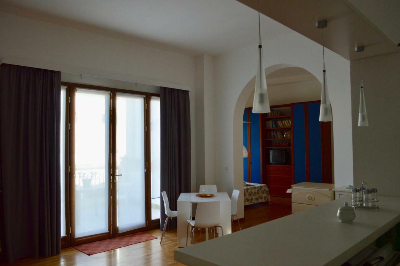 Suites Piazza Umberto فيغناكاستريسي المظهر الخارجي الصورة