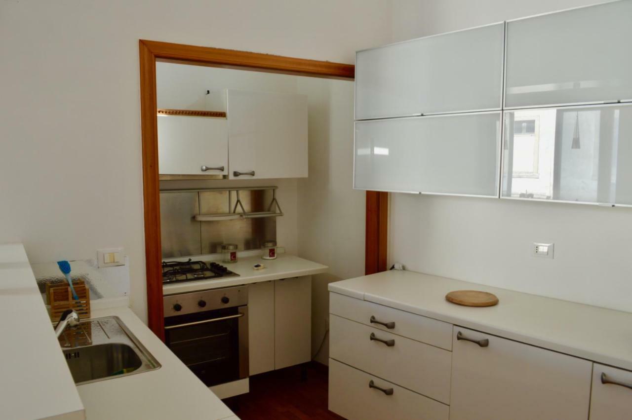 Suites Piazza Umberto فيغناكاستريسي المظهر الخارجي الصورة